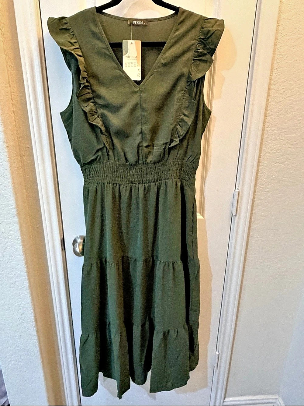 BTFBM Ruffle Midi Dress in Green XL NWT